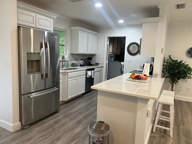 Building Photo - 9080 Peebles Rd