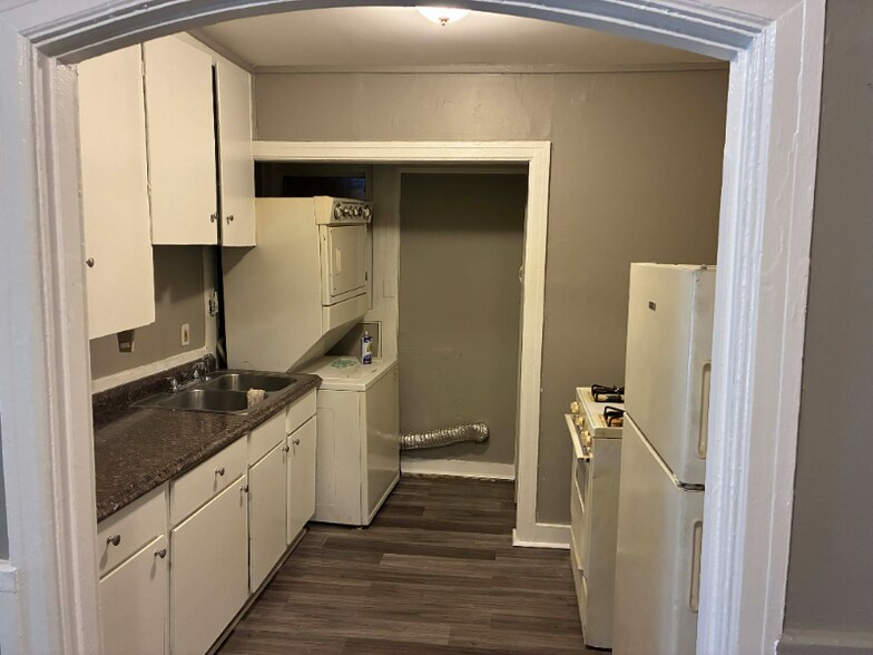 Building Photo - 1903-1905 S Booker St