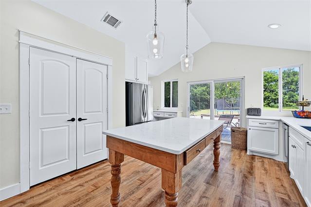 Building Photo - 5585 S Fannin Ave