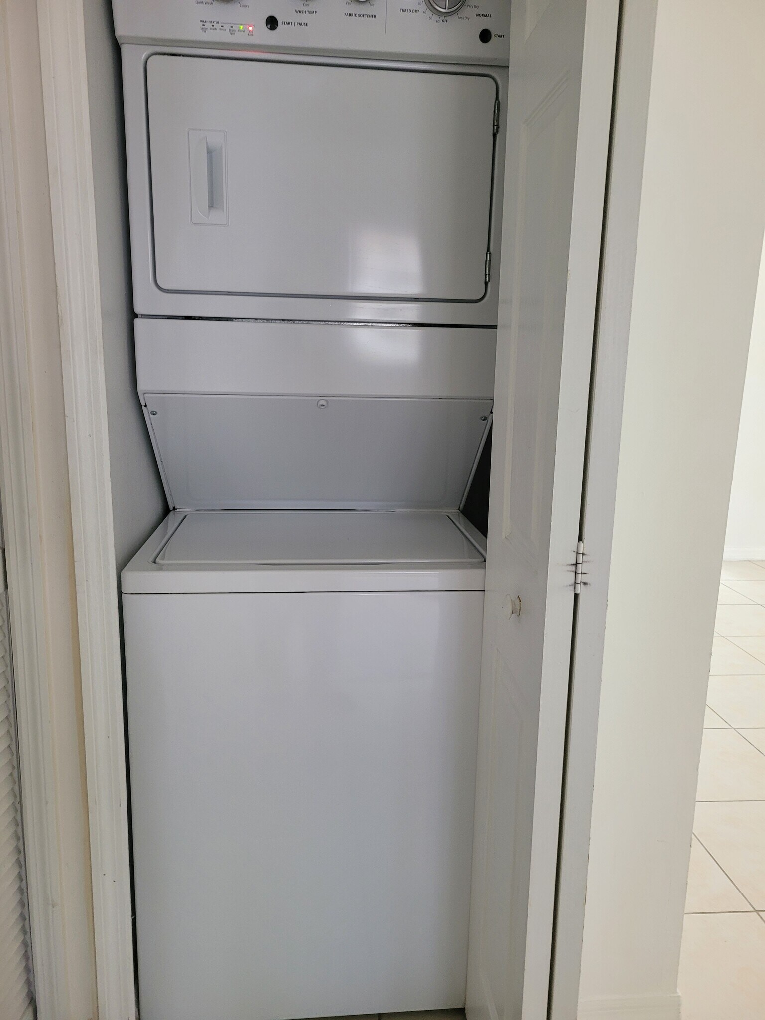 washer/dryer - 2921 SE 13th Ave