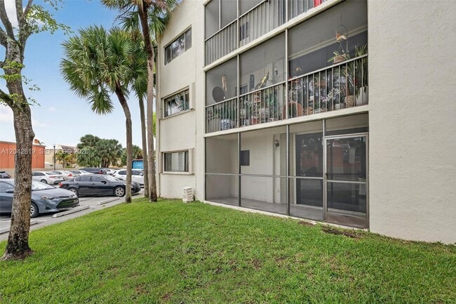 Building Photo - 8065 SW 107th Ave