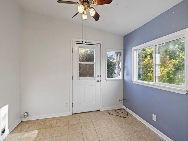 Building Photo - Amazing 4 Bed 2 Bath Home- Fort Collins, CO!