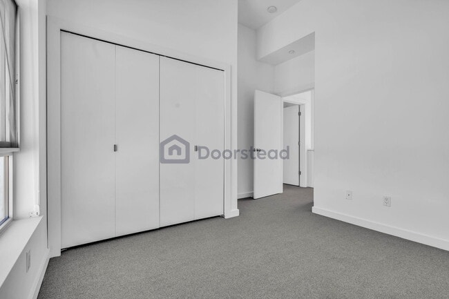 Building Photo - 6 South Ct