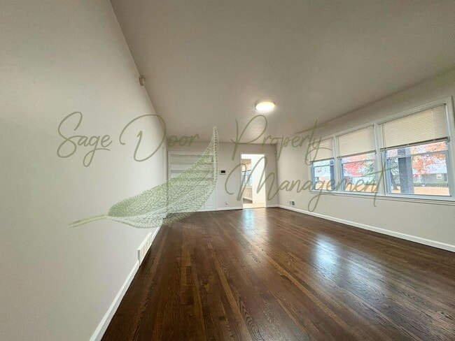 Building Photo - WELCOME HOME TO COMFORT & STYLE