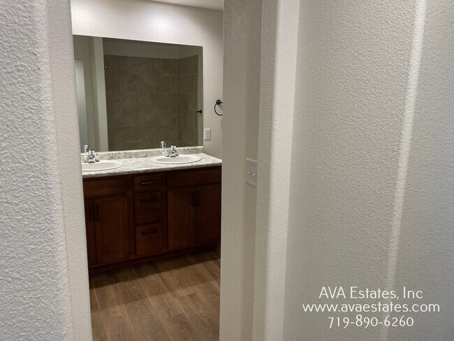 Building Photo - 970 S Coral Pl