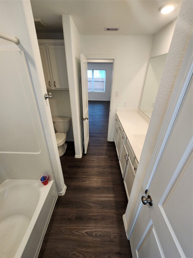 Building Photo - 18419 Cobalt Cove Ln