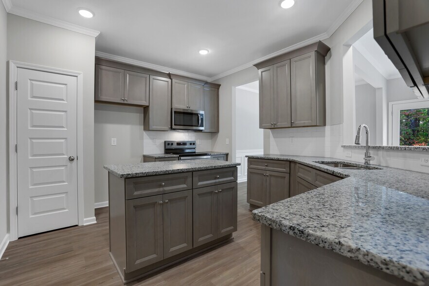 Building Photo - 236 Eva Way NE