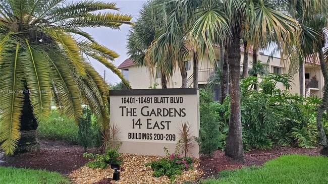 Building Photo - 16481 Blatt Blvd