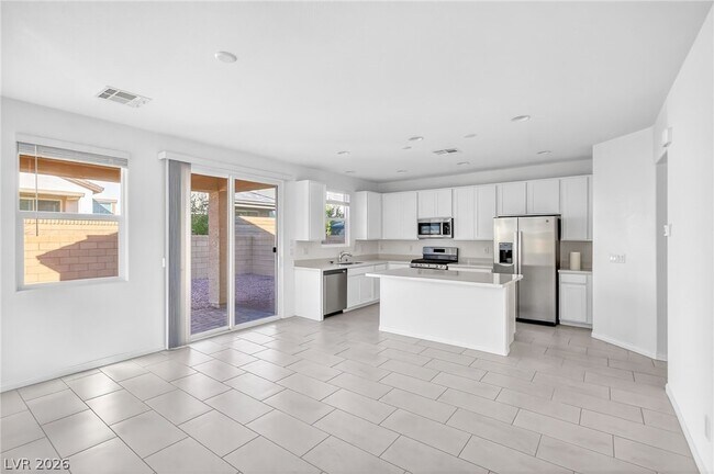 Building Photo - 10233 S Ullom Dr