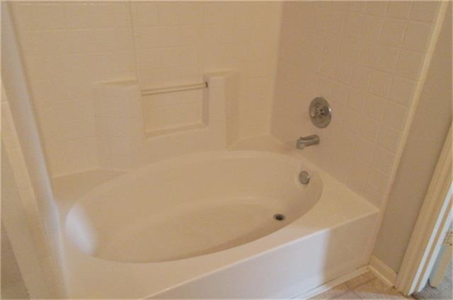 Building Photo - 997 Oak Falls Dr