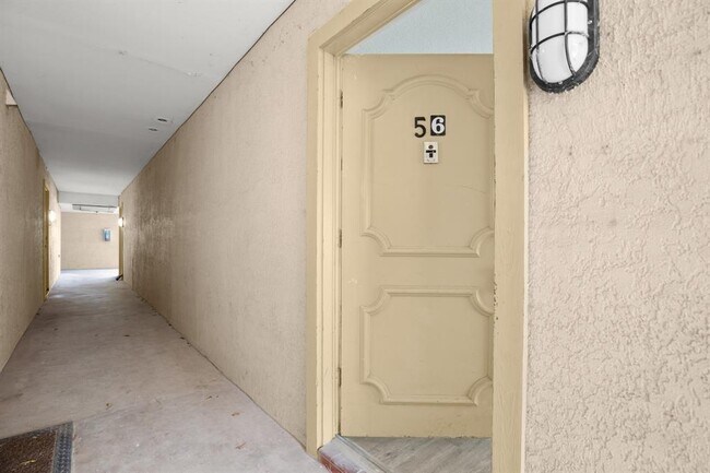 Building Photo - 910 Duncan Ln