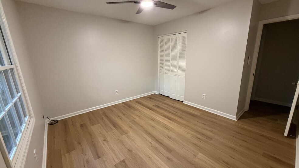 Building Photo - 3216 Overton Manor Dr