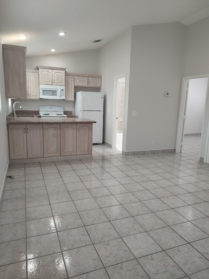 Building Photo - 1504 Flagler Ave
