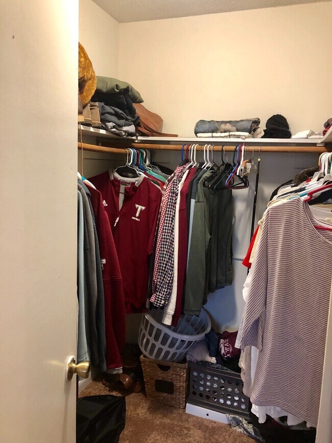 Building Photo - 205 John M Long Dr