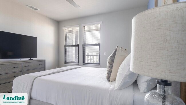 Building Photo - 6850 Foxtail Palm Wy