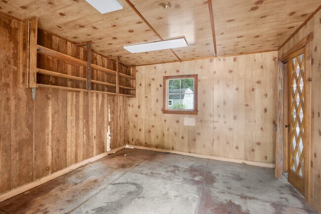 Building Photo - 395 E Dunne Ave