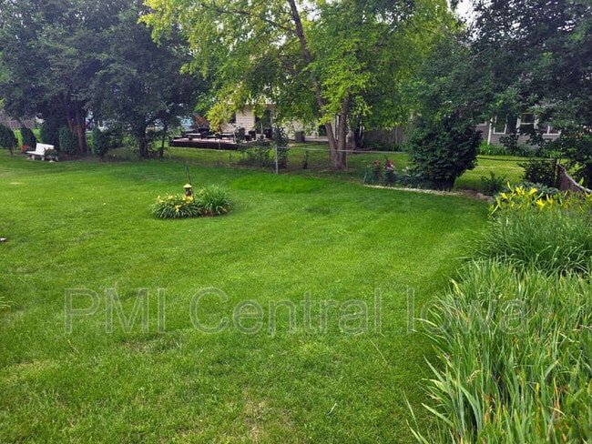 Building Photo - 5310 Brookview Dr
