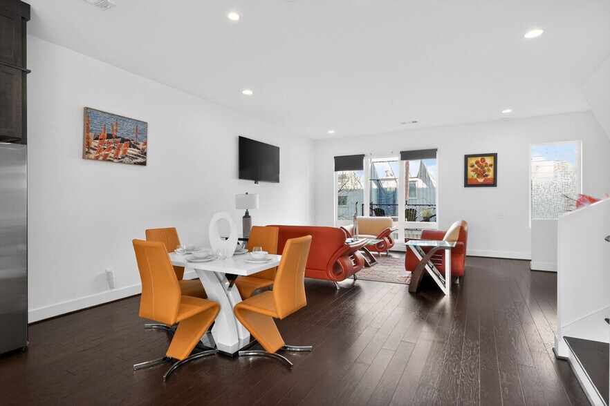 Building Photo - 1680 Memorial Dr SE