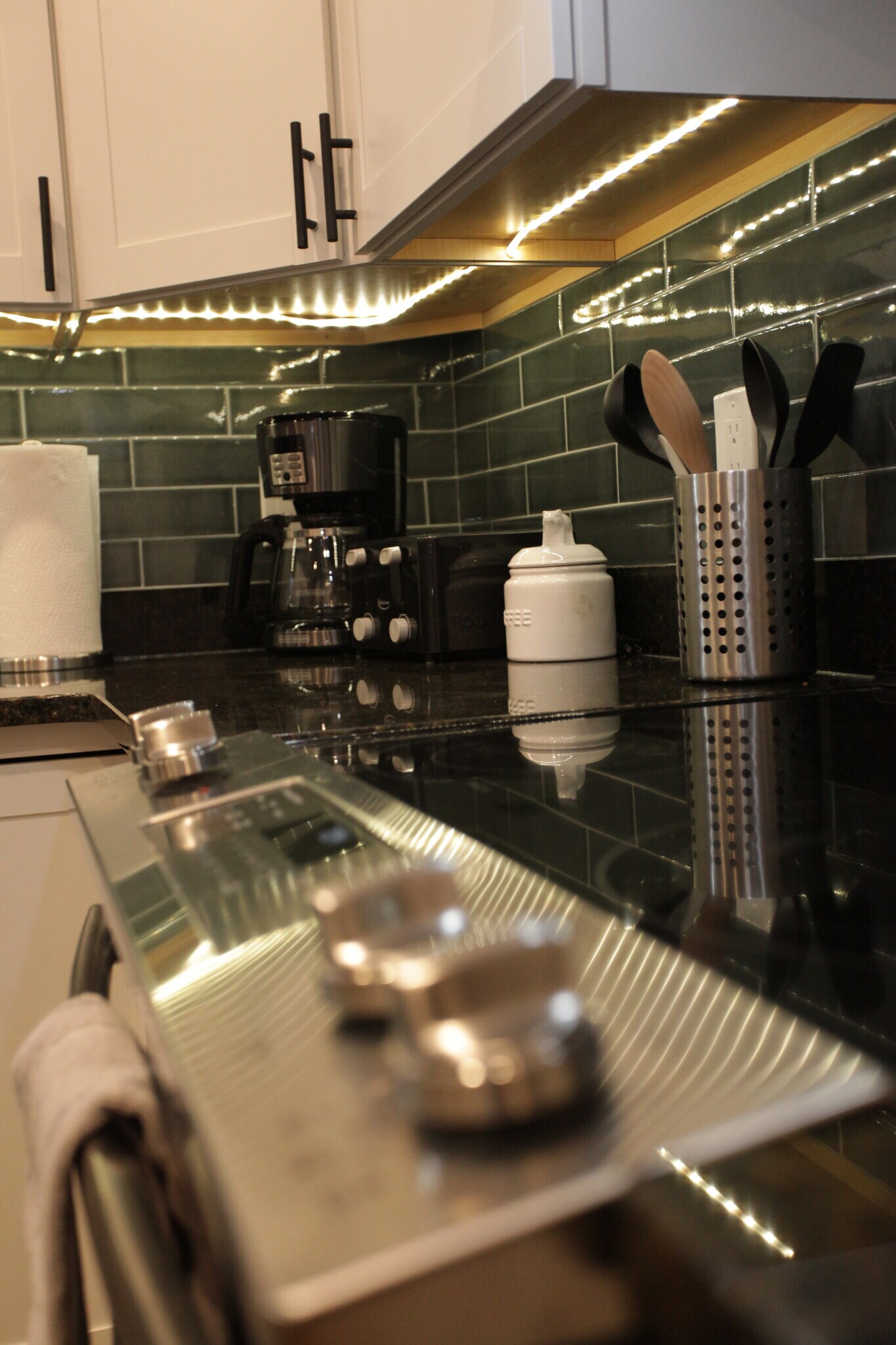 Building Photo - 289 Main St