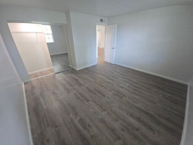 Building Photo - 108 Clocktower Dr
