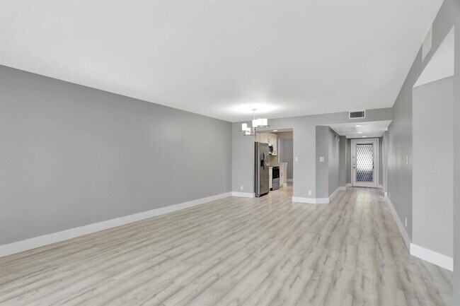 Building Photo - 1704 Andros Isle