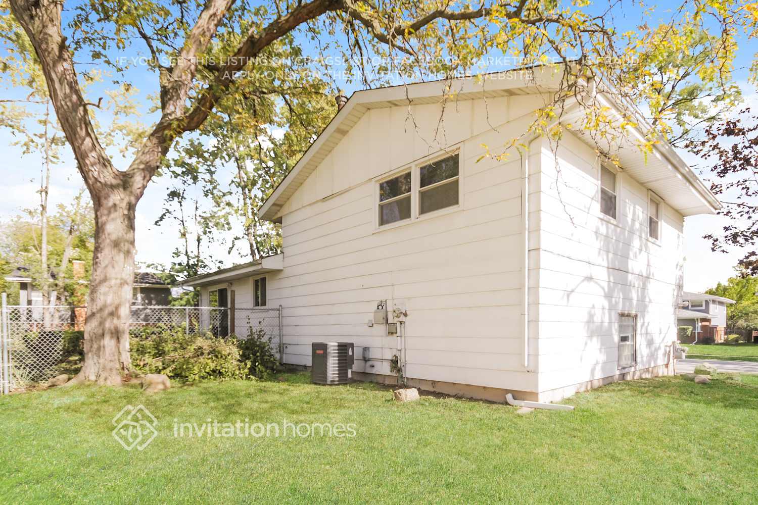 Building Photo - 3510 Maple Ln