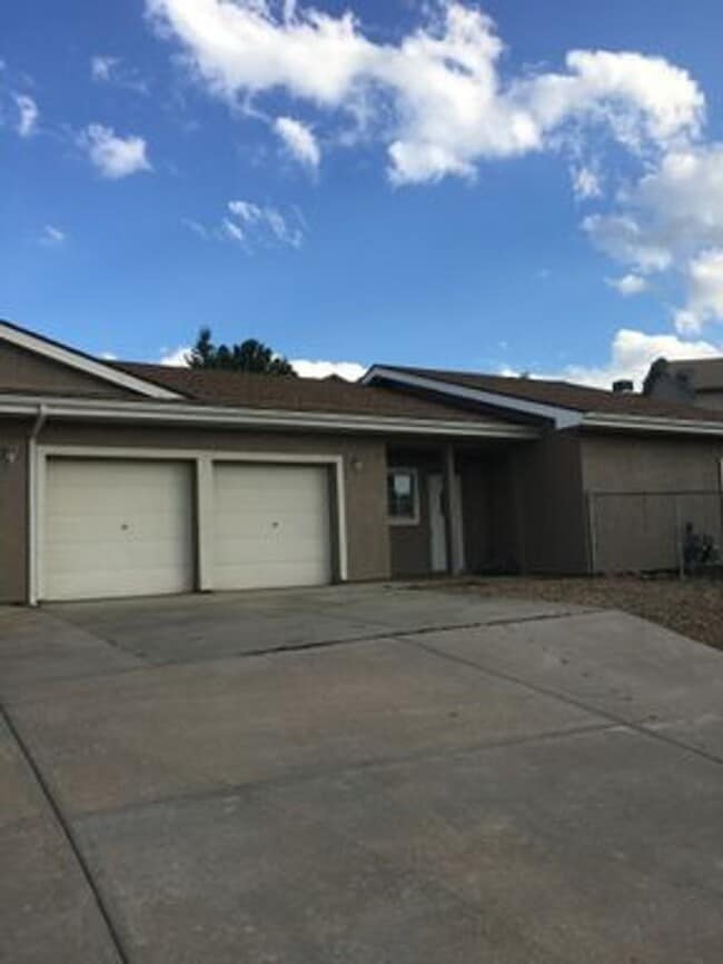 Building Photo - 9751 E Magma Dr