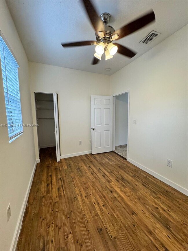 Building Photo - 2000 Monroe St