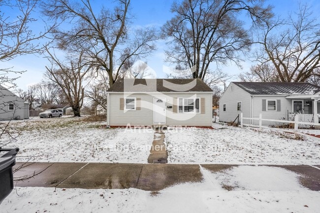 Primary Photo - 233 N Wellington St