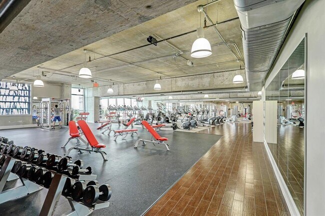 Building Photo - 5925 Almeda Rd