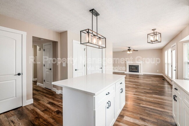 Building Photo - 2940 Wynridge Dr