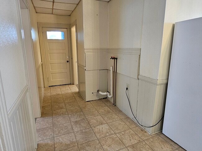 Building Photo - 20 Kosta St