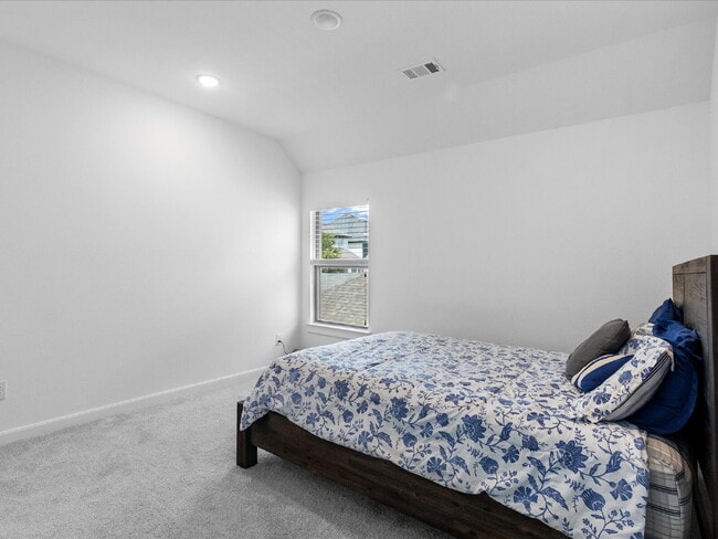 Building Photo - Spacious Home with Soaring Ceilings, Dual ...