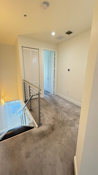 3rd Floor Landing - 10260 NW 63rd Ter