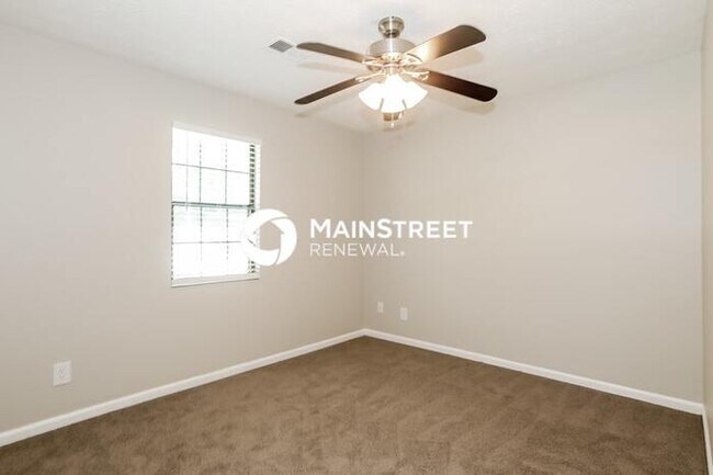 Building Photo - 3 Bedroom Pet-Friendly Home in Stone Mountain, GA with Main Street Renewal