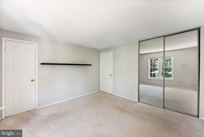 Building Photo - 6014 Martins Landing Ln