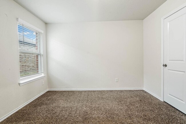 Building Photo - 2120 Tulipwood Dr