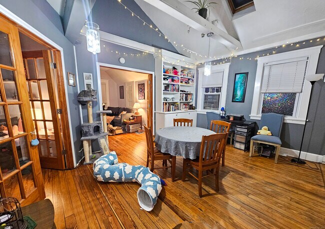 Building Photo - 204 Broad St