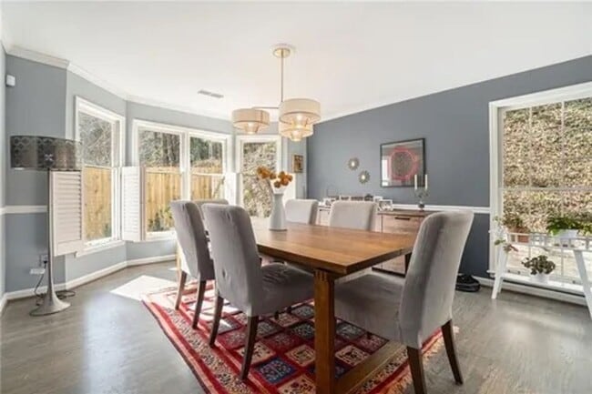 Building Photo - Charming 3bd/2.5bA Home Atlanta Near Emory & CDC w/ Private Fenced Yard in Cul-De-Sac!