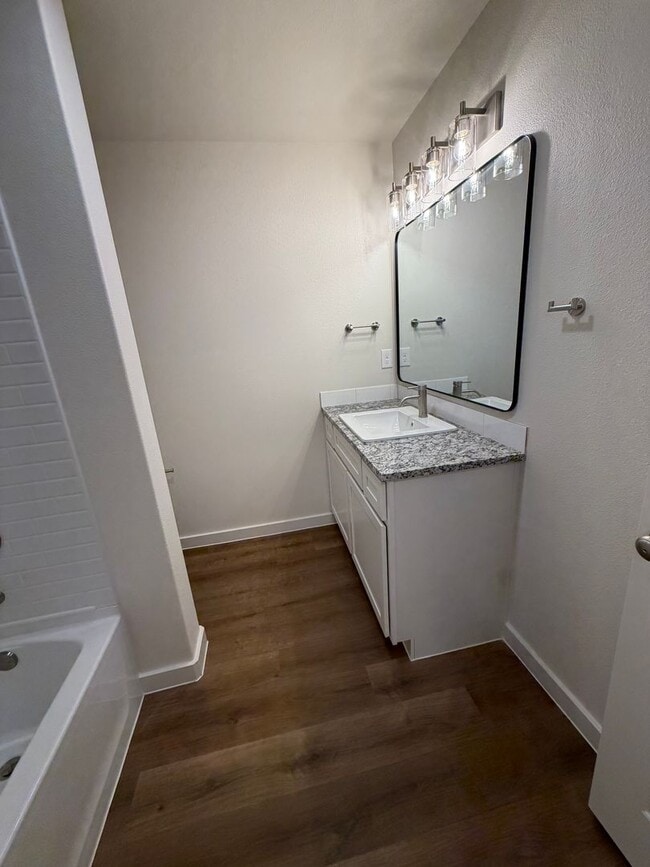 Building Photo - Harvest Neighborhood Beauty