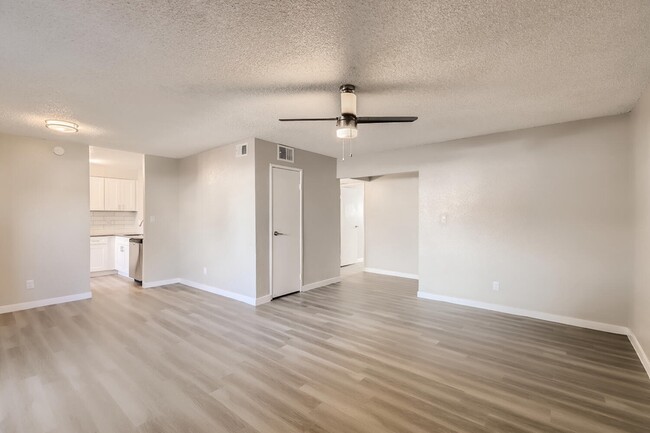 B2 Renovated - 2 Bed 2 Bath - Rise at The District