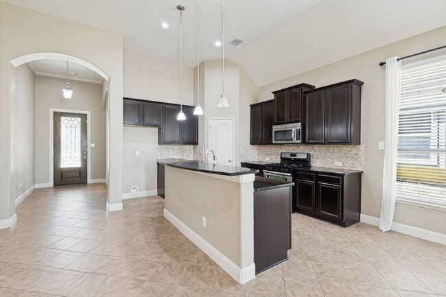 Building Photo - 594 Louder Way