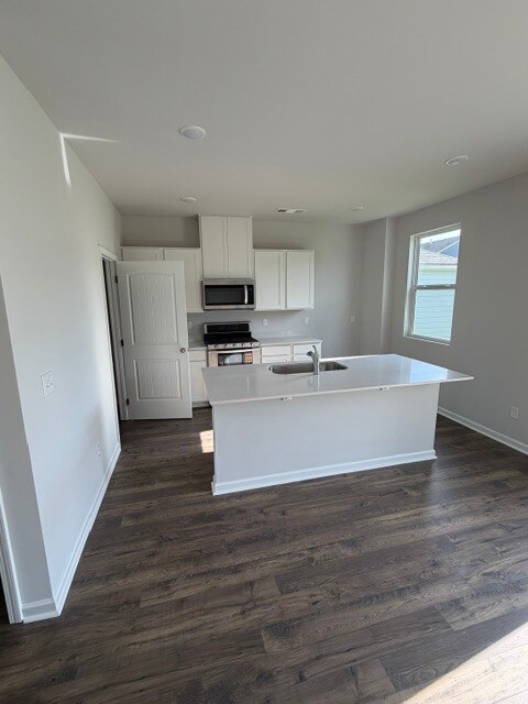 Building Photo - 5441 Conifer Ln