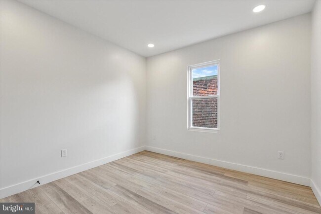 Building Photo - 944 W Lycoming St