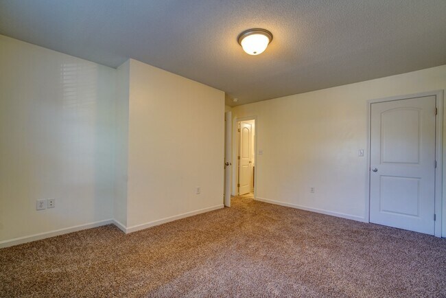 Building Photo - Large 2 BR, 2 BA Dual Master Suite in Boiling Springs Convenient to Shopping, Dining, Easy Access...