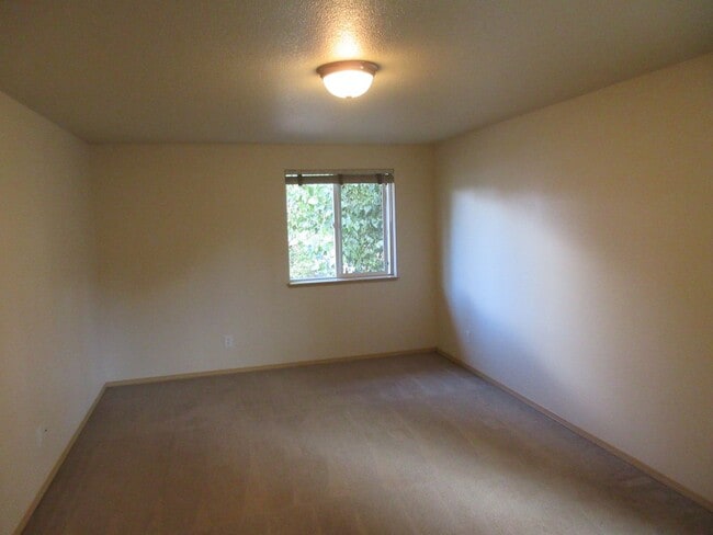 Building Photo - Large Three Bedroom Home, Landscaping Prov...