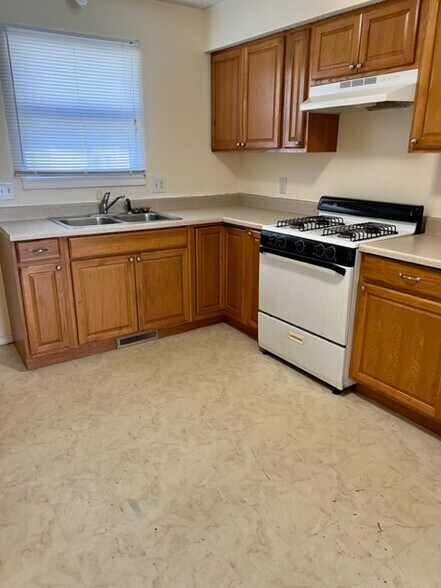 Kitchen - 2226 N Pierce Ave