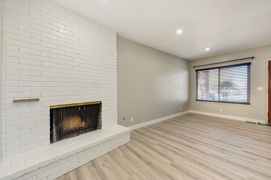 Building Photo - 9626 Knickers Ct