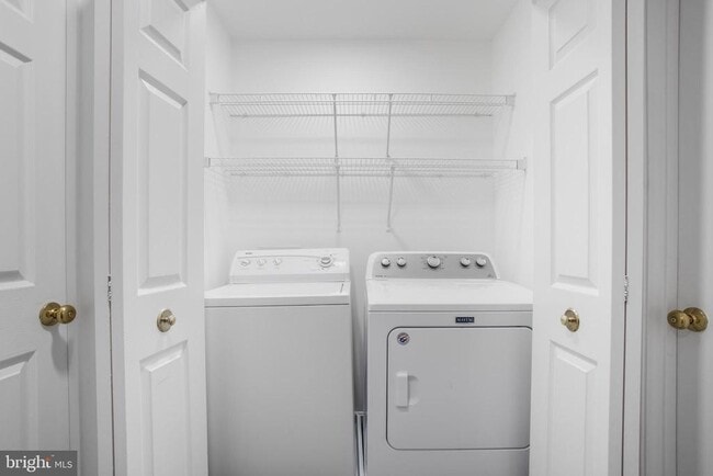 Building Photo - 12765 Fair Crest Ct