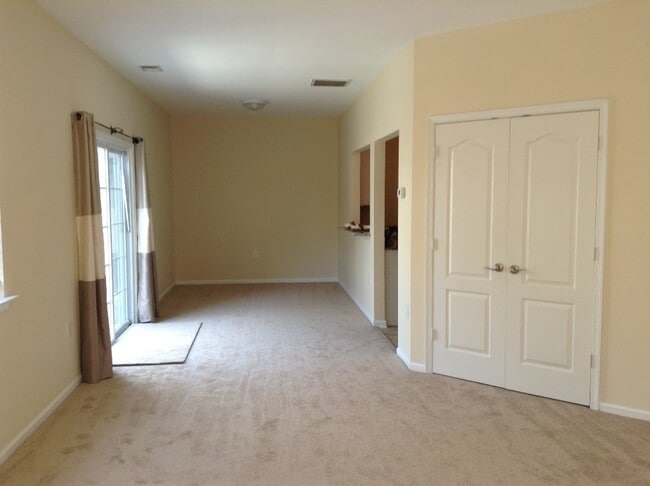 Building Photo - The Villas at Bellamy